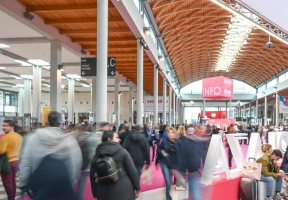 Lavoro: 77% dei business traveller italiani fa i conti con l’overtourism, è problema anche per trasferte aziendali