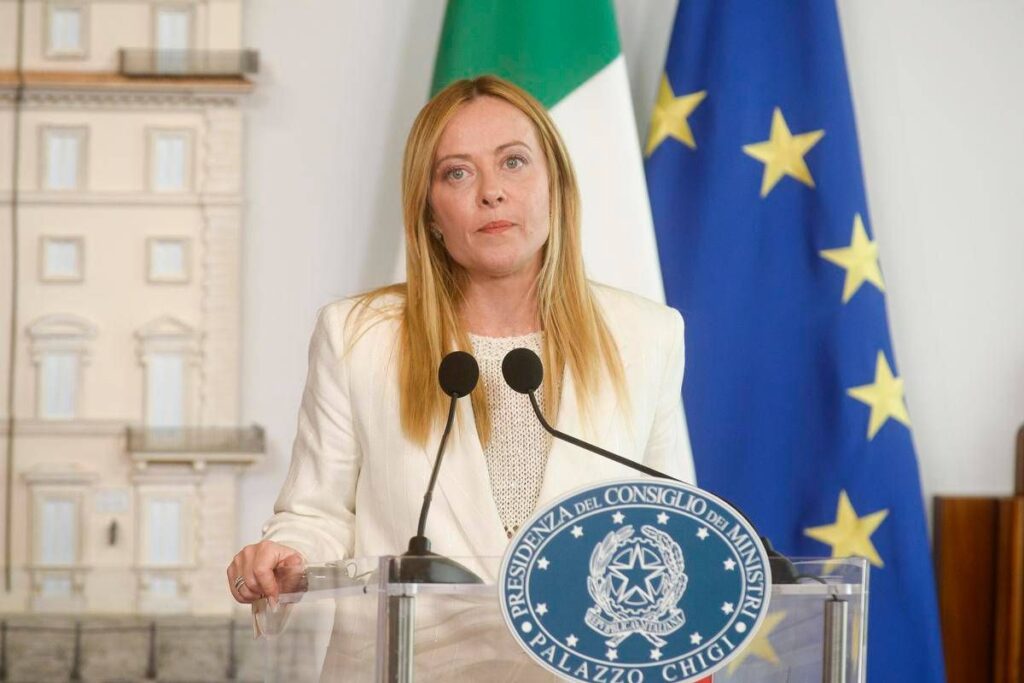 Scuola, Meloni: “Istituti tecnici diventeranno licei tecnologici, rivoluzione culturale non un semplice cambio di ‘targa’”