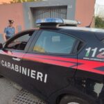 carabinieri-e-auto-durante-controlli-davanti-ad-una-abitazione