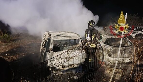 Incendio auto ad Assemini