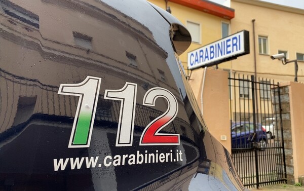 auto-dei-carabinieri-Nuoro-con-scritta-112