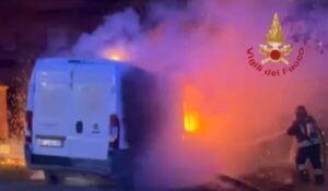 incendio furgone ad assemini